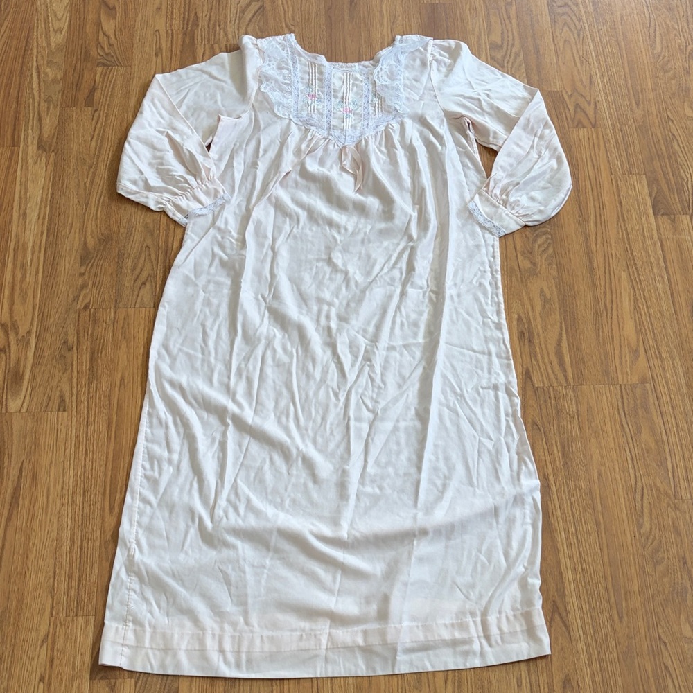 Barbizone Vintage Nightgown with Lace